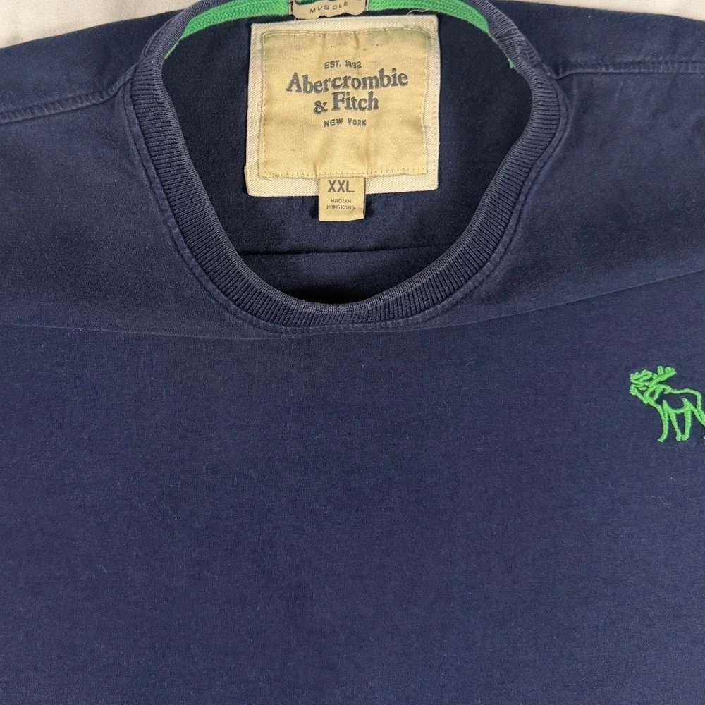 Abercrombie & Fitch Kids XXL Navy Blue Muscle‎ Fit T-Shirt Green Moose Logo